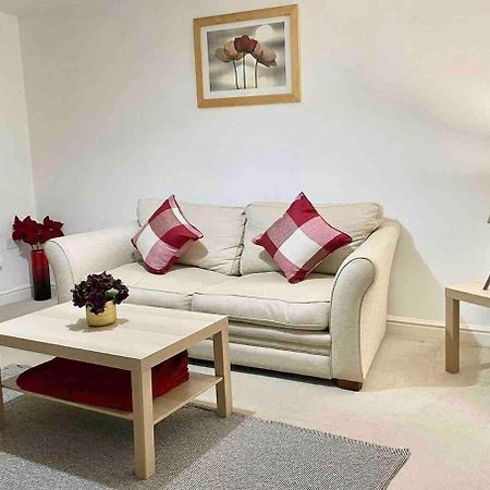 Great Home In Lovely Area With Parking, Sleeps 6 Folkestone Exterior foto