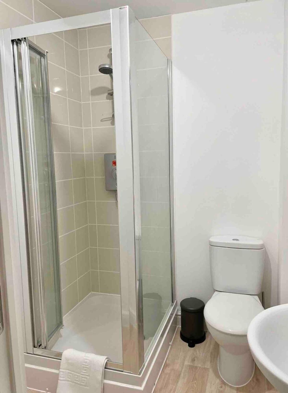 Great Home In Lovely Area With Parking, Sleeps 6 Folkestone Exterior foto