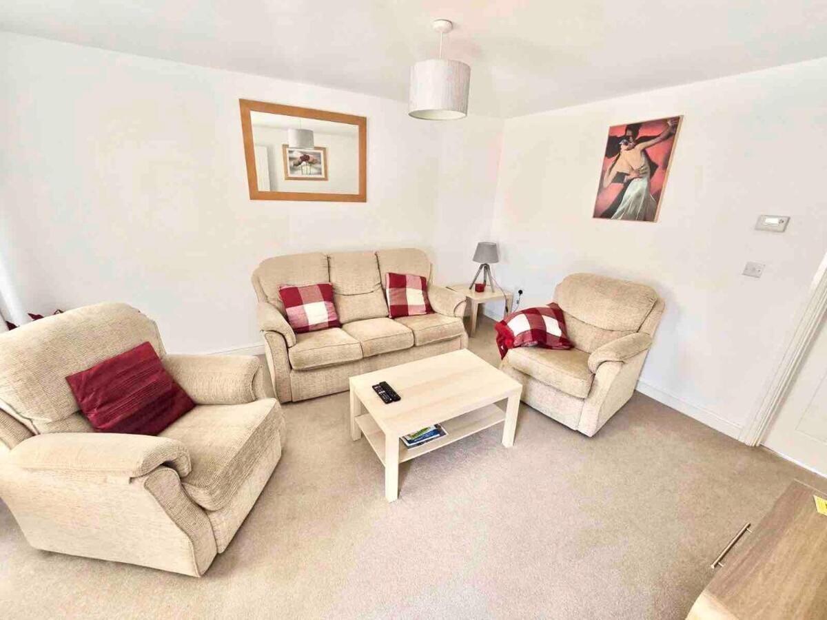 Great Home In Lovely Area With Parking, Sleeps 6 Folkestone Exterior foto